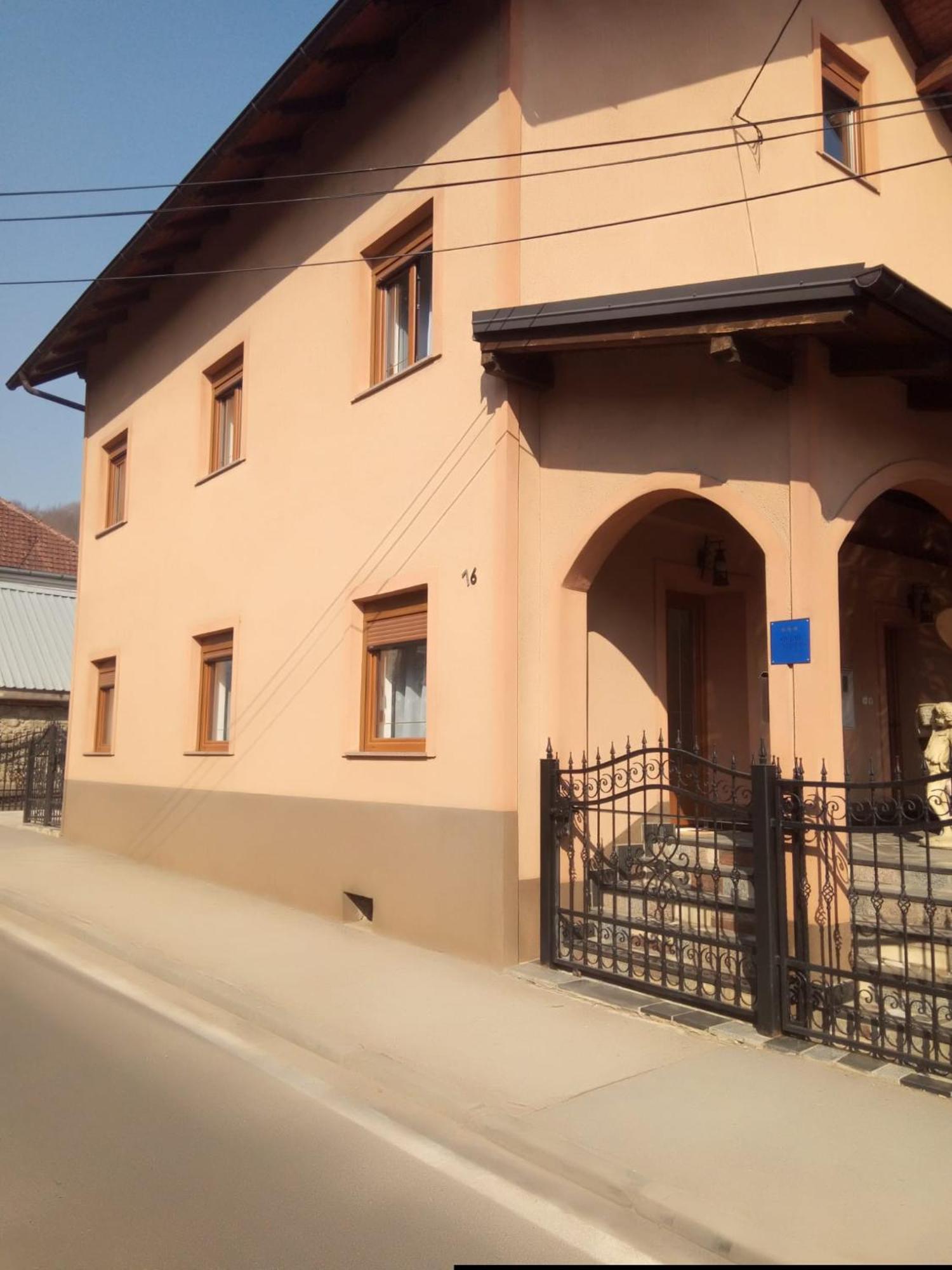Studio Apartman Kika Otočac Exterior foto