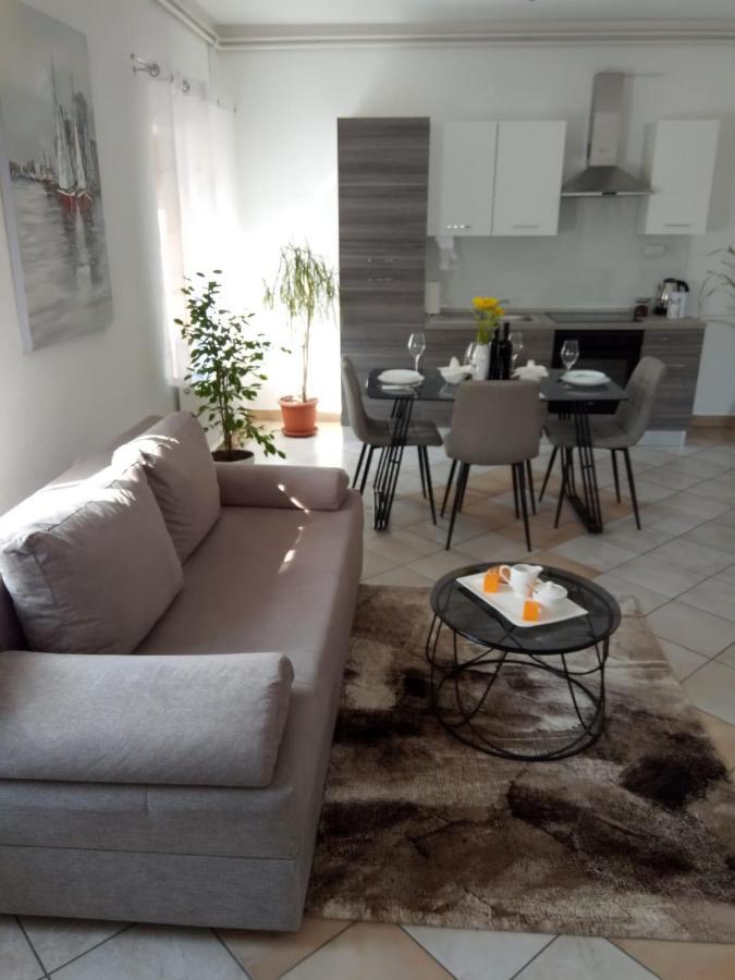 Studio Apartman Kika Otočac Exterior foto